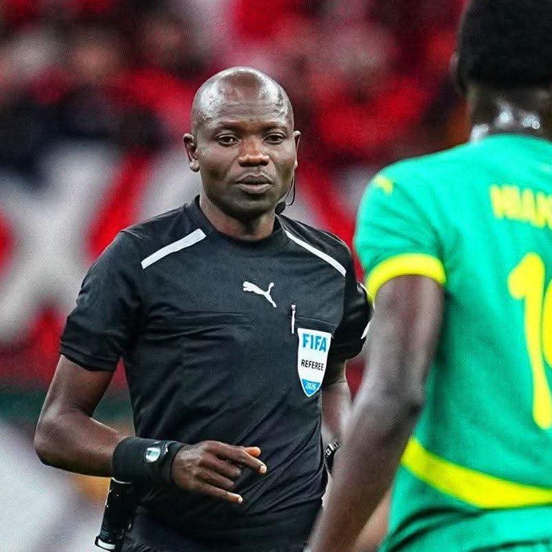 Mondial 2026 : la FIFA publie sa liste d'arbitres — Ndala, héros de la finale de CAN, en est absent